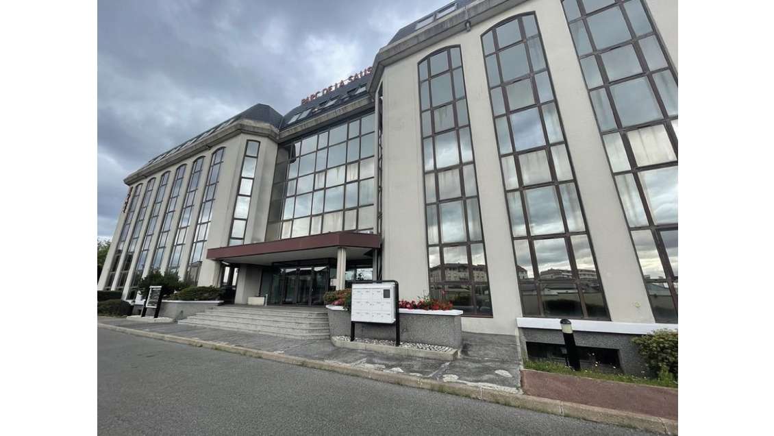 À louer bureaux de 800m² à Vitry-sur-Seine  
