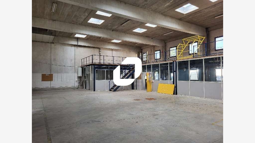 A louer Bureaux 900m² Vitry sur seine