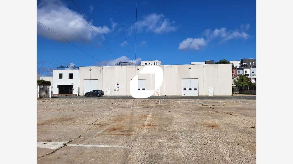 A louer Bureaux 900m² Vitry sur seine