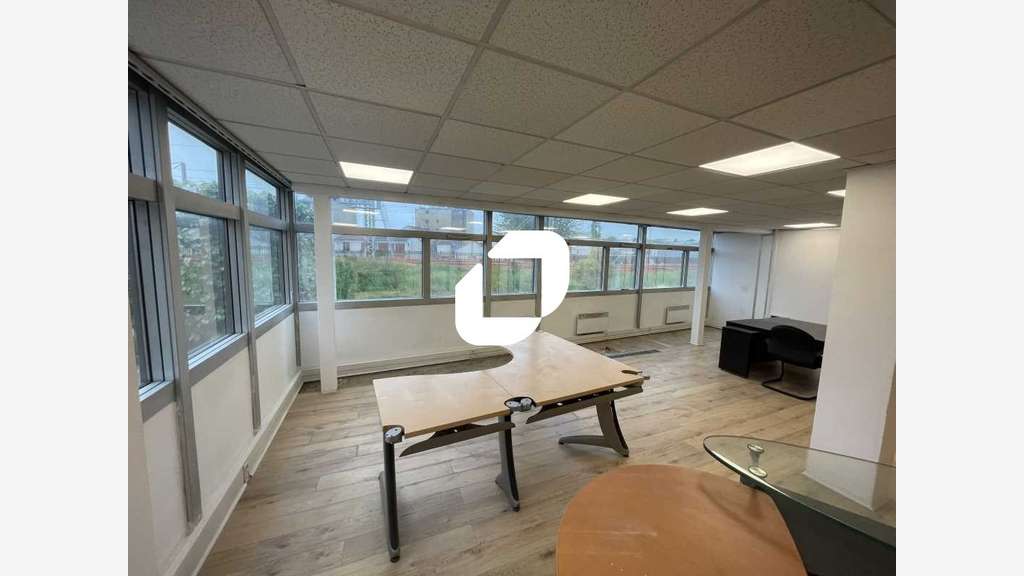 A louer Bureaux 252m² Vitry sur seine