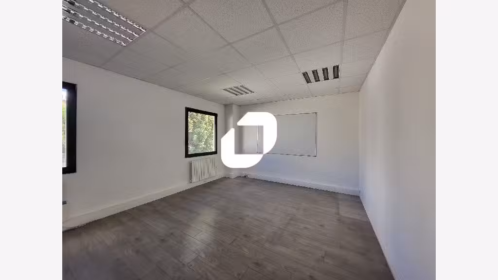 A louer Bureaux 900m² Vitry sur seine