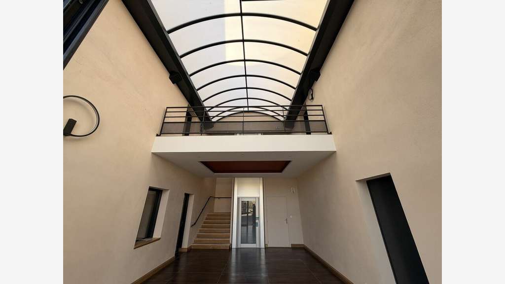 Bureaux sur mesure de 220m² à louer à Vivonne