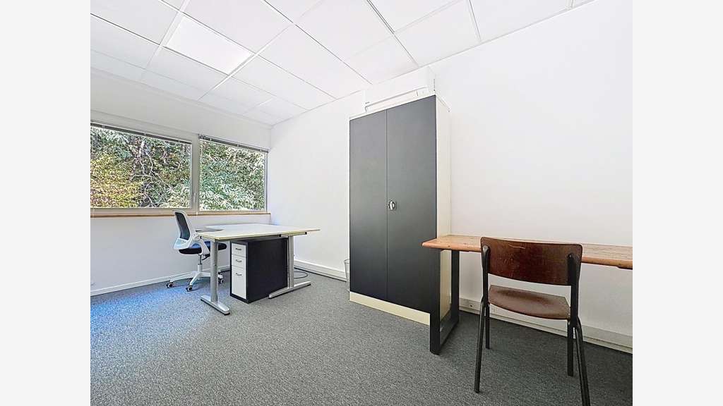 A louer bureaux professionnels meublés 77m² Voiron