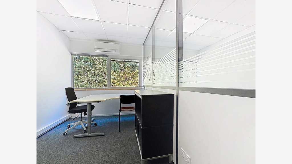 A louer bureaux professionnels meublés 77m² Voiron