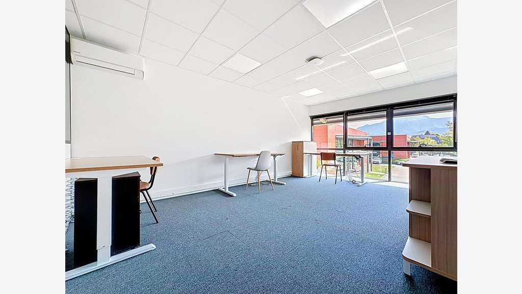 A louer bureaux professionnels meublés 77m² Voiron