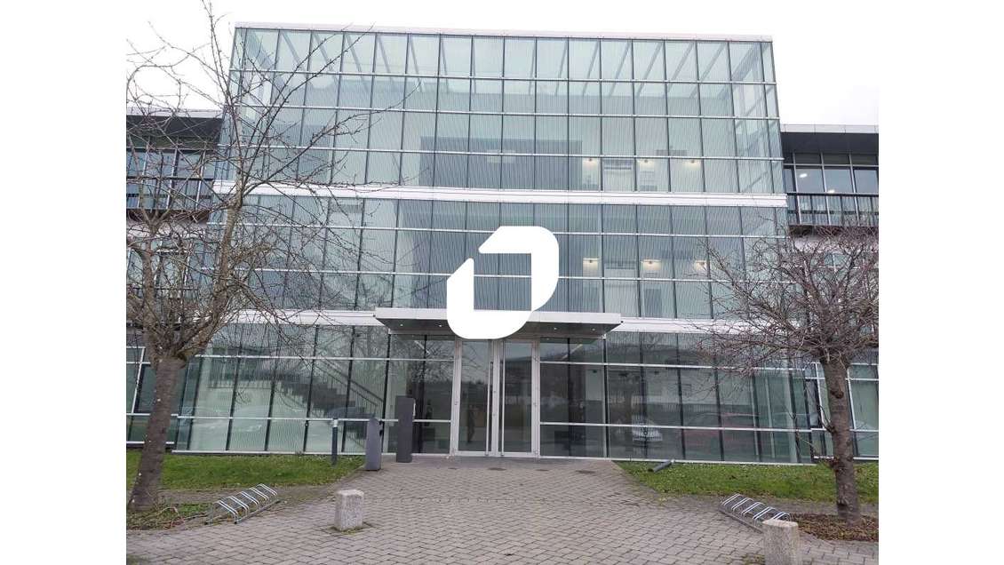 A louer Bureaux 396m² Voisins le bretonneux