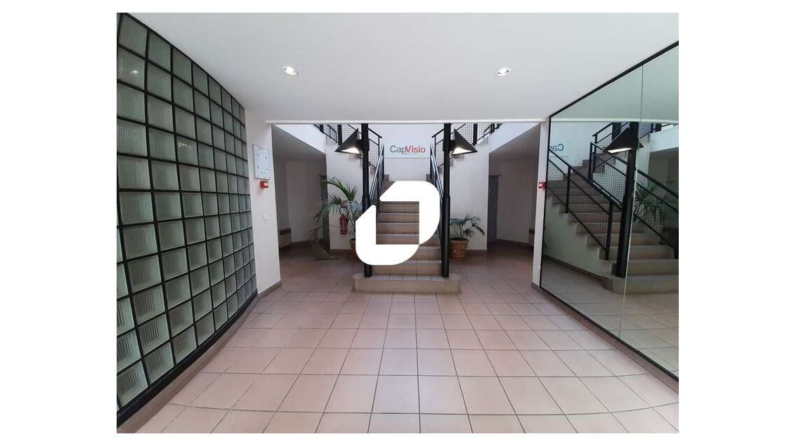 A louer Bureaux 128m² Voisins le bretonneux