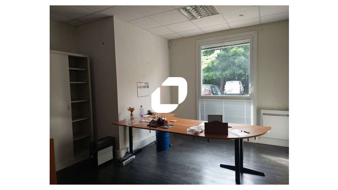 A louer Bureaux 113m² Voisins le bretonneux