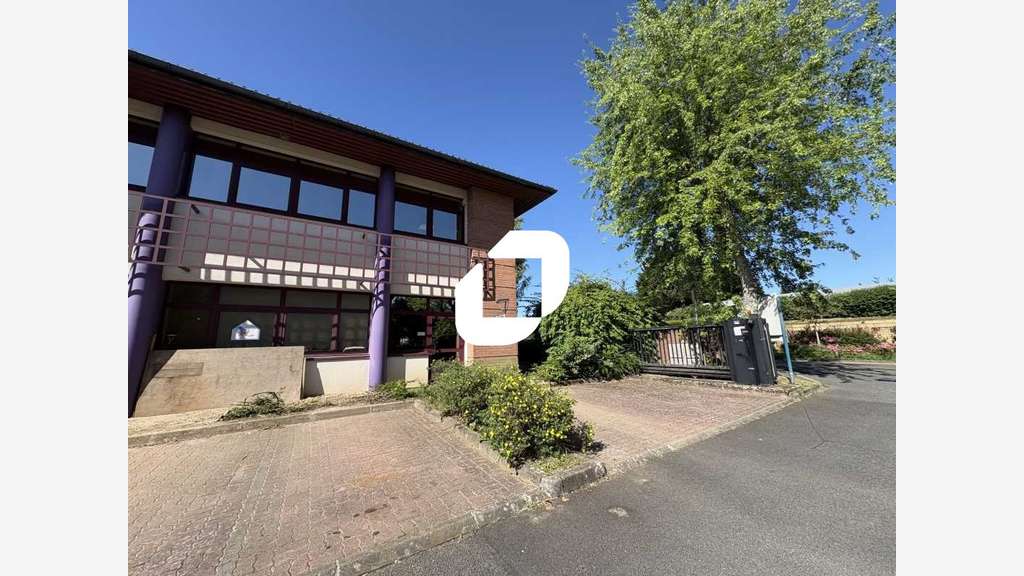 A louer Bureaux 150m² Voisins le bretonneux