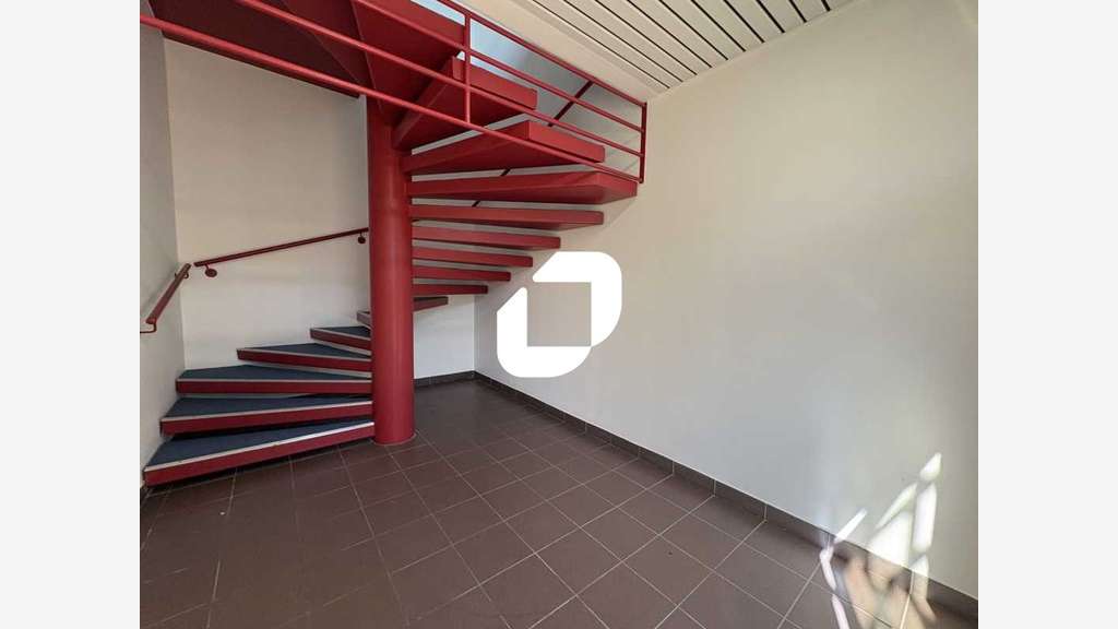 A louer Bureaux 150m² Voisins le bretonneux