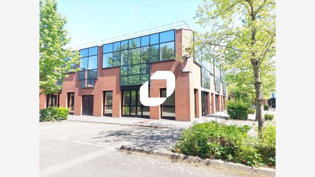 A louer Bureaux 122m² Voisins le bretonneux