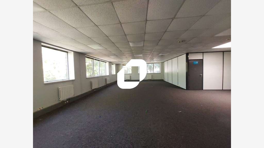A louer Bureaux 122m² Voisins le bretonneux