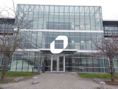 A louer Bureaux 396m² Voisins le bretonneux