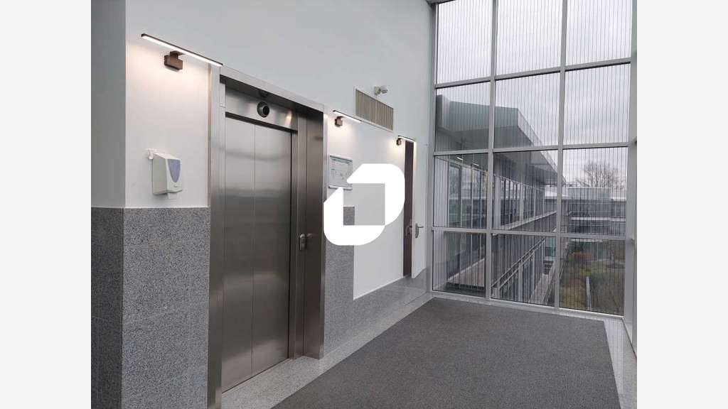 A louer Bureaux 396m² Voisins le bretonneux