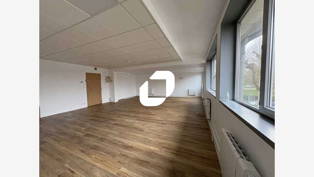 A louer Bureaux 162m² Voisins le bretonneux