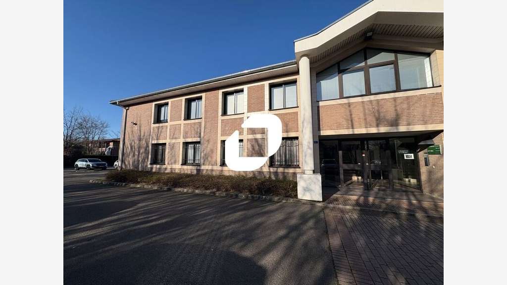 A louer Bureaux 128m² Voisins le bretonneux