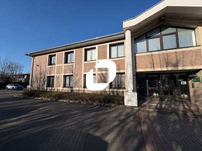 A louer Bureaux 128m² Voisins le bretonneux