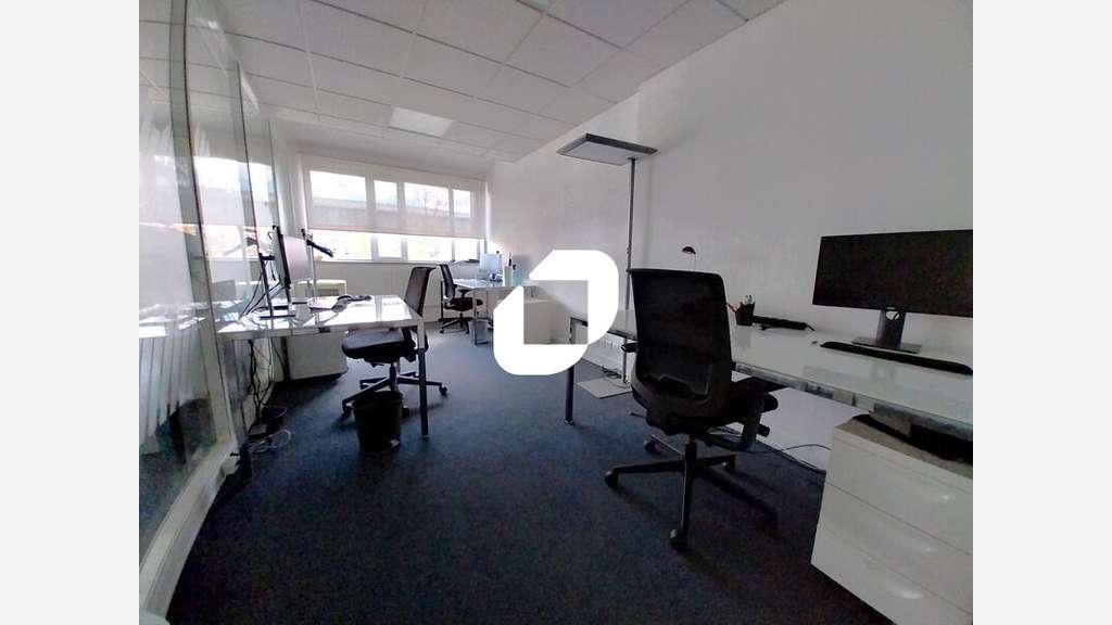 A louer Bureaux 115m² Voisins le bretonneux