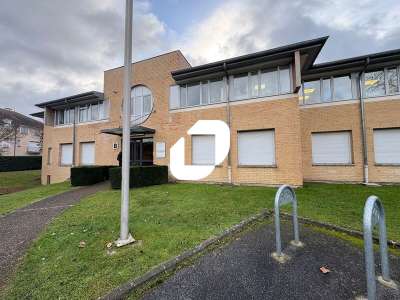 A louer Bureaux 115m² Voisins le bretonneux