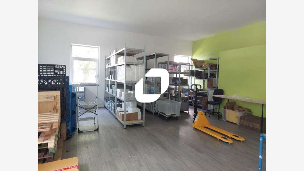 A louer Bureaux 78m² Voisins le bretonneux