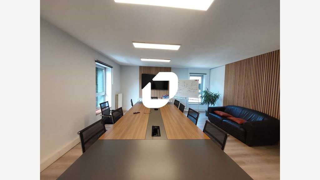 A louer Bureaux 78m² Voisins le bretonneux