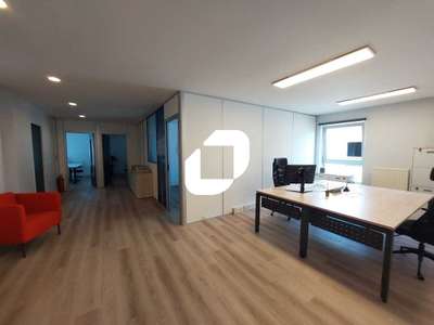A louer Bureaux 78m² Voisins le bretonneux