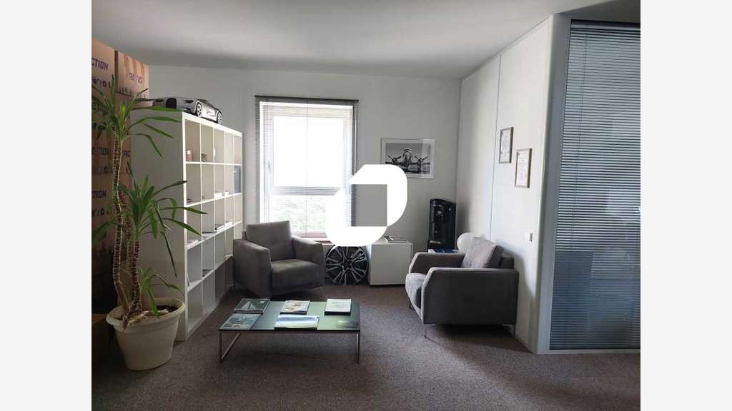 A louer Bureaux 255m² Voisins le bretonneux