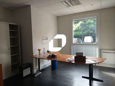 A louer Bureaux 113m² Voisins le bretonneux