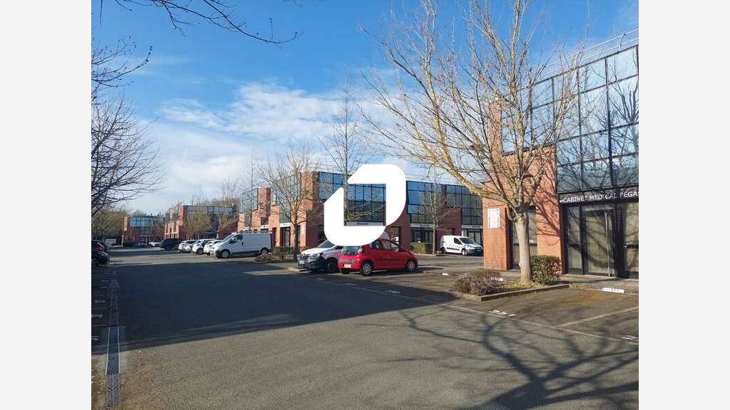 A louer Bureaux 113m² Voisins le bretonneux