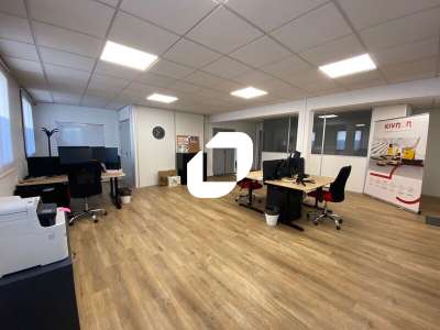 A louer Bureaux 148m² Voisins le bretonneux
