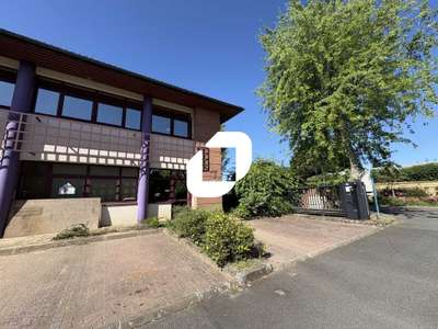 A louer Bureaux 150m² Voisins le bretonneux