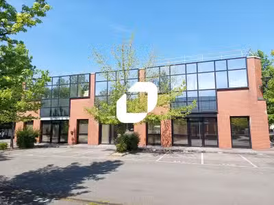 A louer Bureaux 122m² Voisins le bretonneux