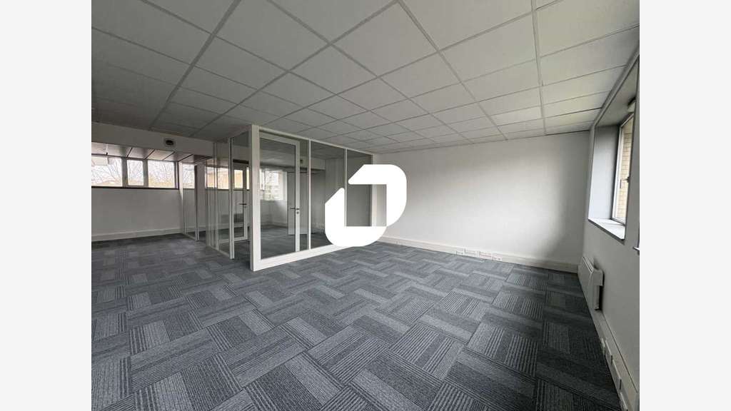 A louer Bureaux 162m² Voisins le bretonneux