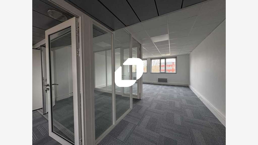 A louer Bureaux 162m² Voisins le bretonneux