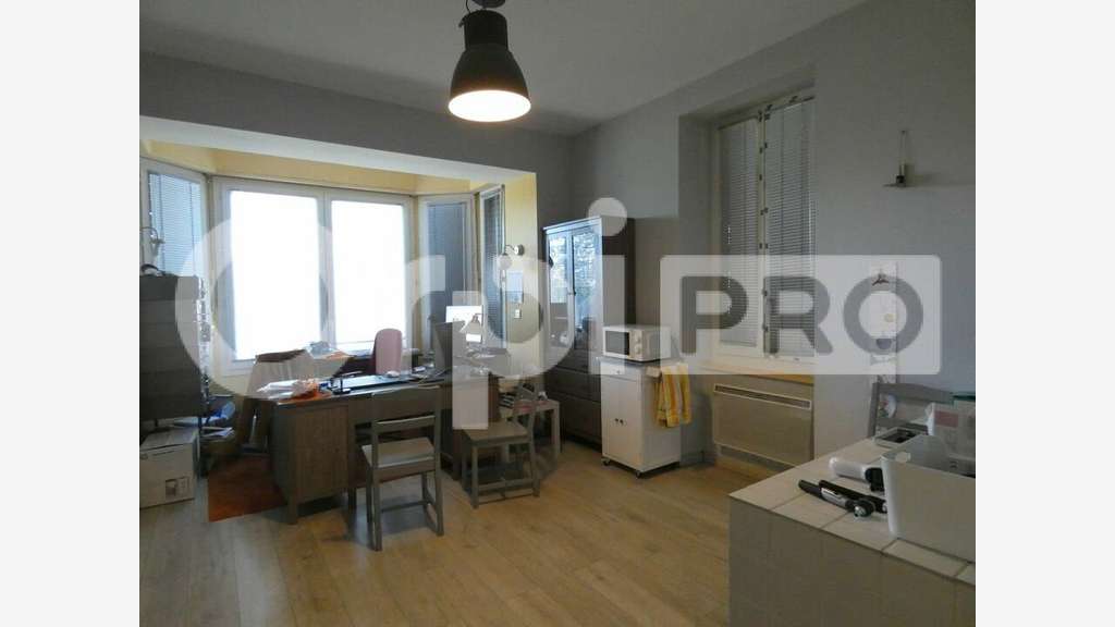 Bureau 53m² à louer à Volx 