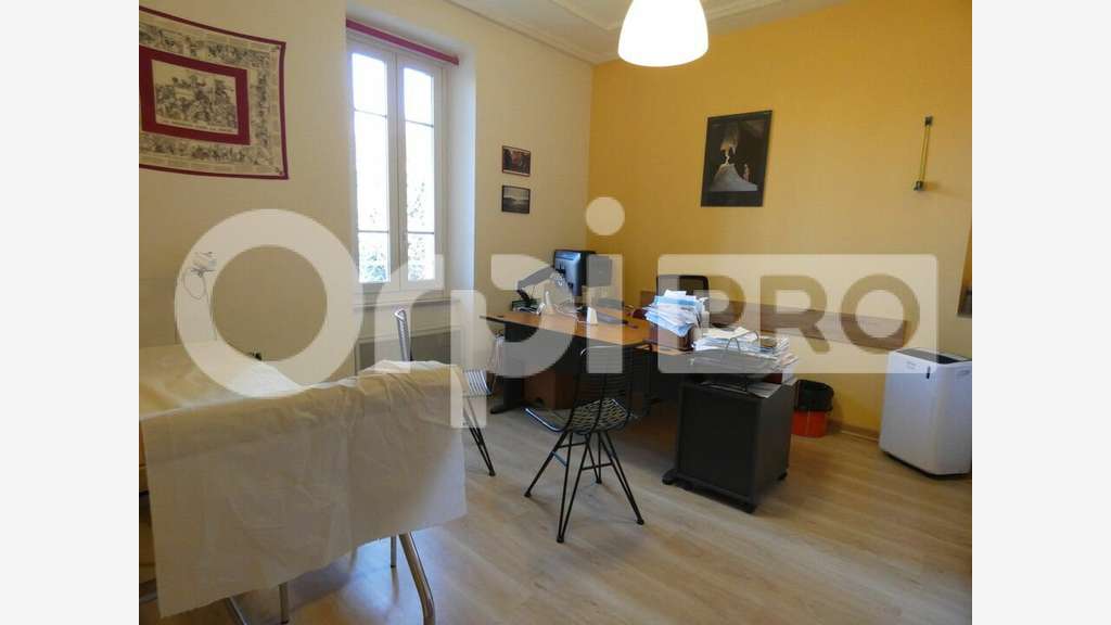Bureau 53m² à louer à Volx 