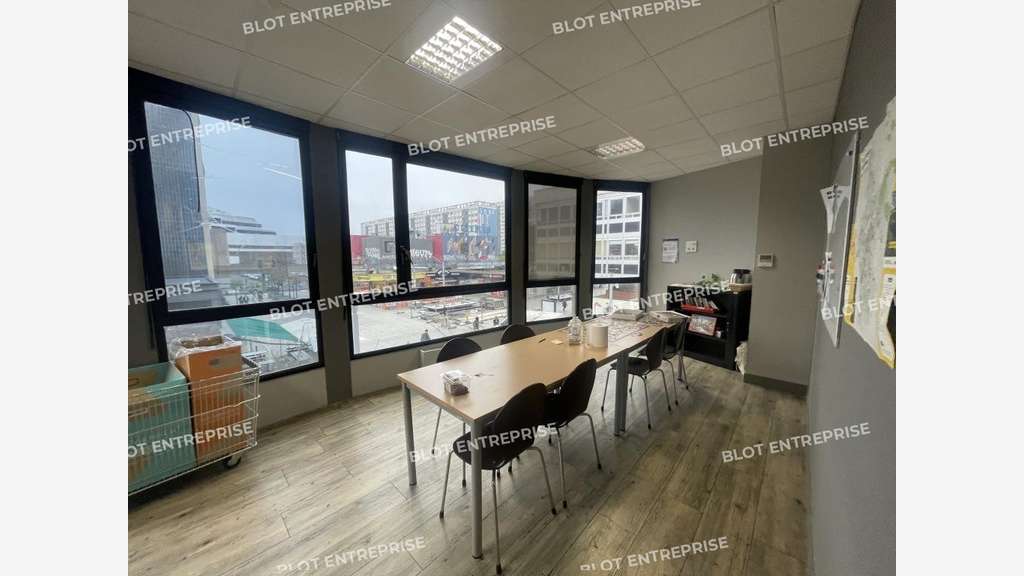 A louer bureaux 555m² quartier emblématique Rennes