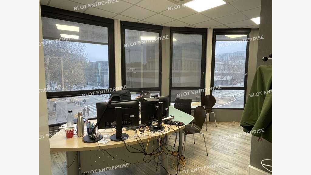 A louer bureaux 555m² quartier emblématique Rennes