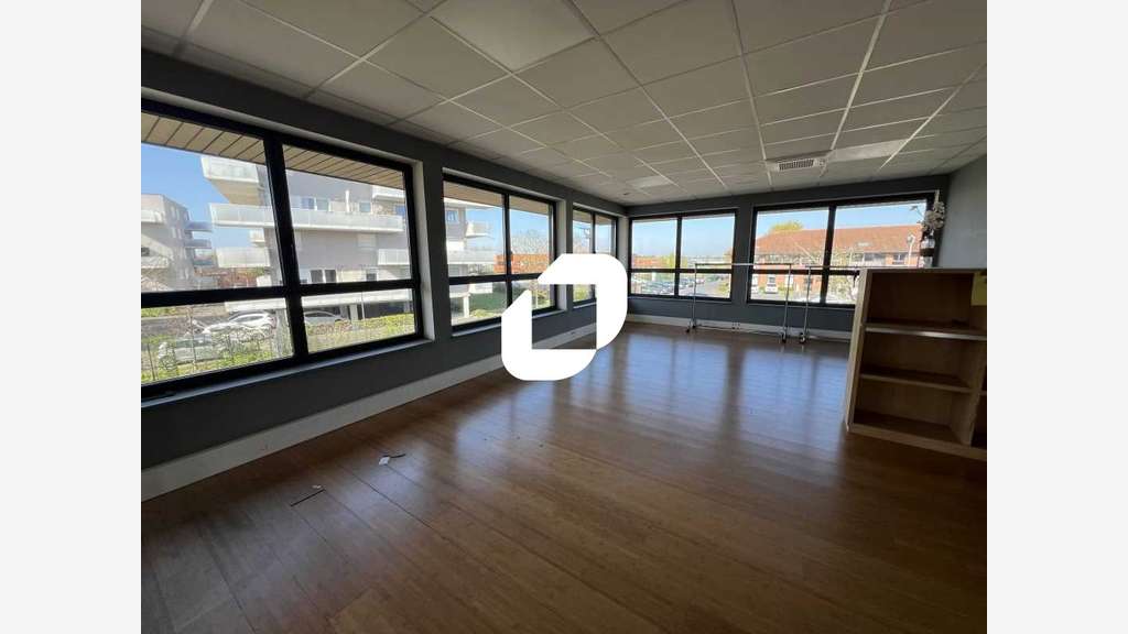 A louer Bureaux 1448m² Wambrechies