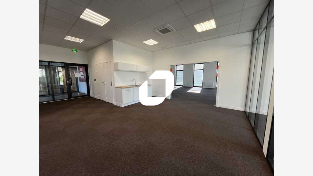 A louer Bureaux 1448m² Wambrechies