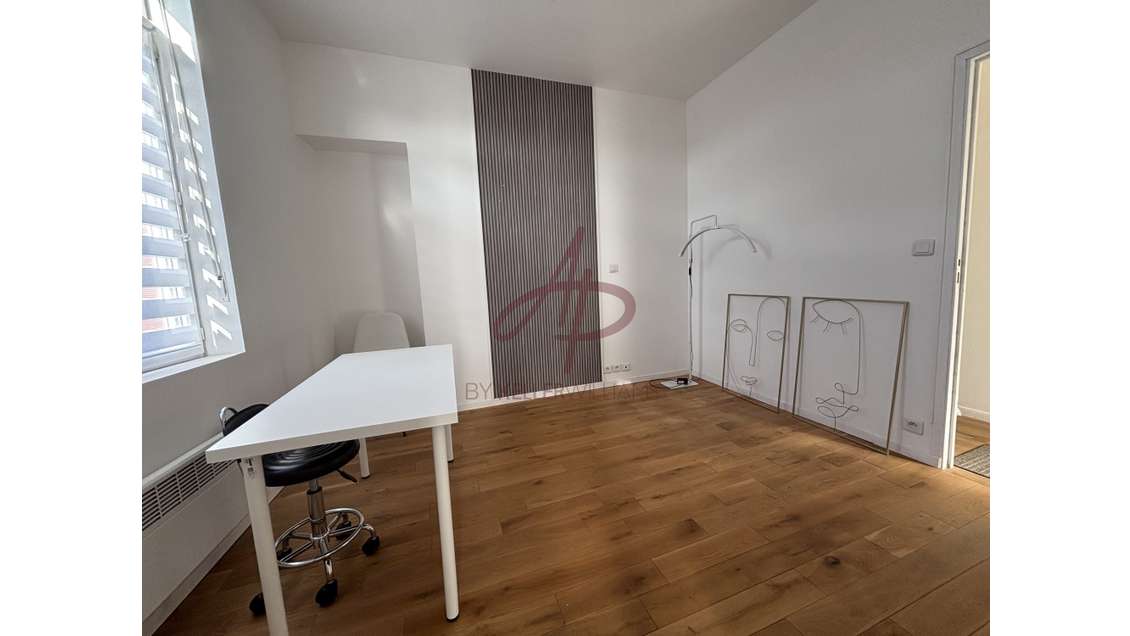 A louer bureau de 11m² au 1er étage à Wattrelos