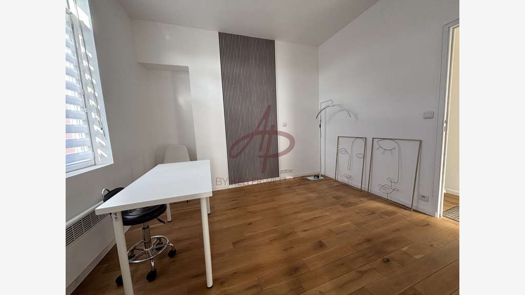 A louer bureau de 11m² au 1er étage à Wattrelos
