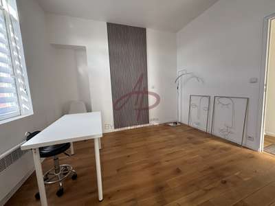 A louer bureau de 11m² au 1er étage à Wattrelos