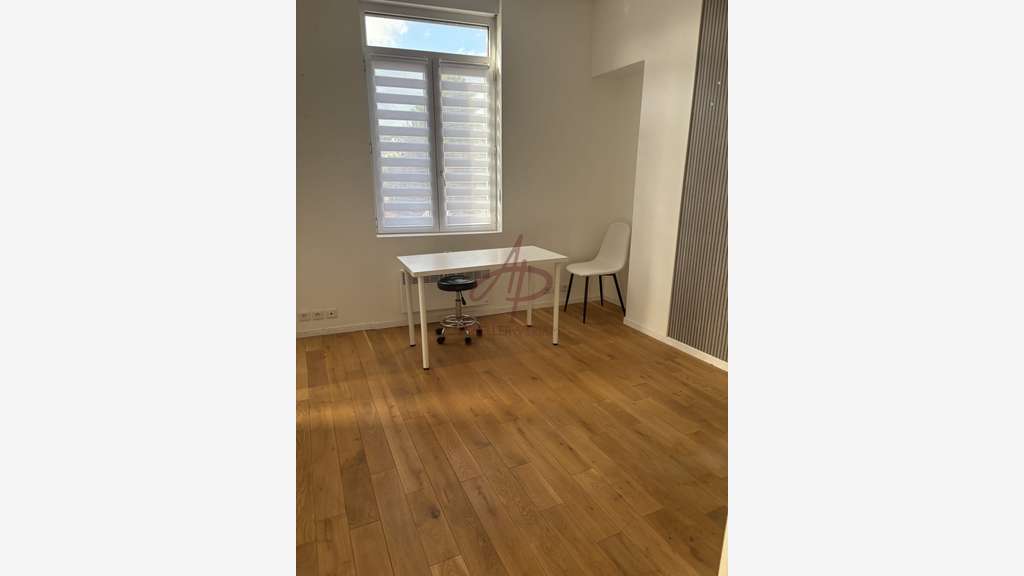 A louer bureau de 11m² au 1er étage à Wattrelos