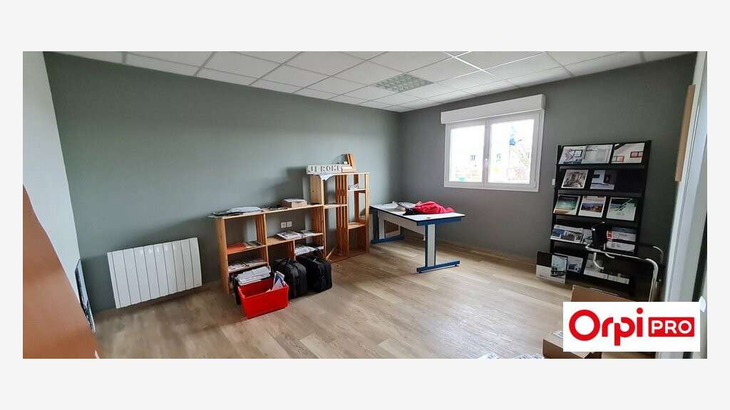 A louer bureaux de 188m² show-room Yffiniac RN12
