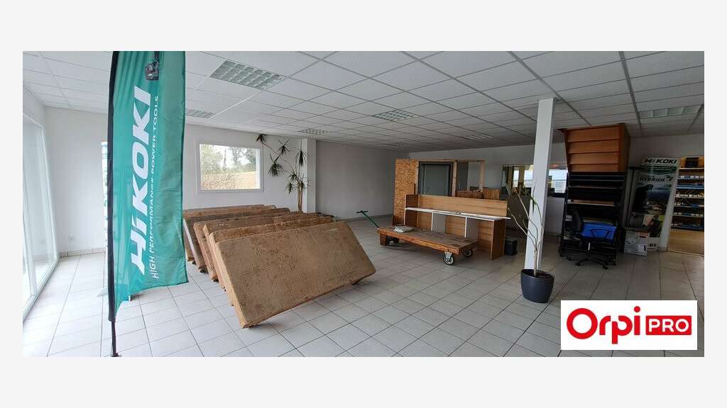 A louer bureaux de 188m² show-room Yffiniac RN12