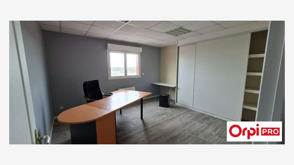 A louer bureaux de 188m² show-room Yffiniac RN12