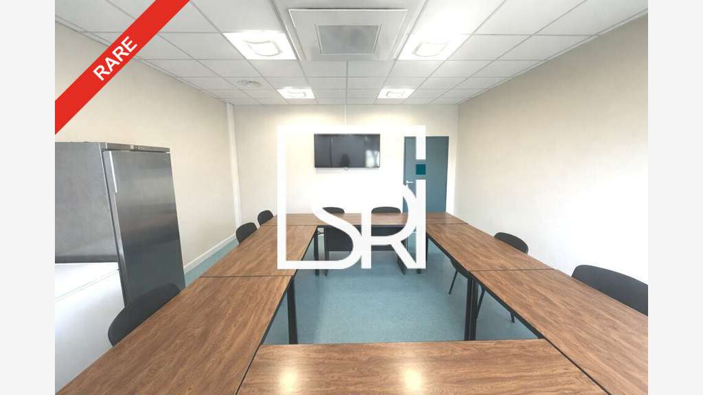 Bureaux meublés de 10 à 111m² à louer Aubière
