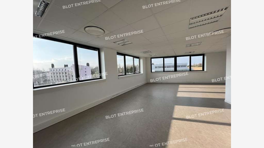 A louer bureaux 440m² R+3 ZAC St Sulpice Rennes