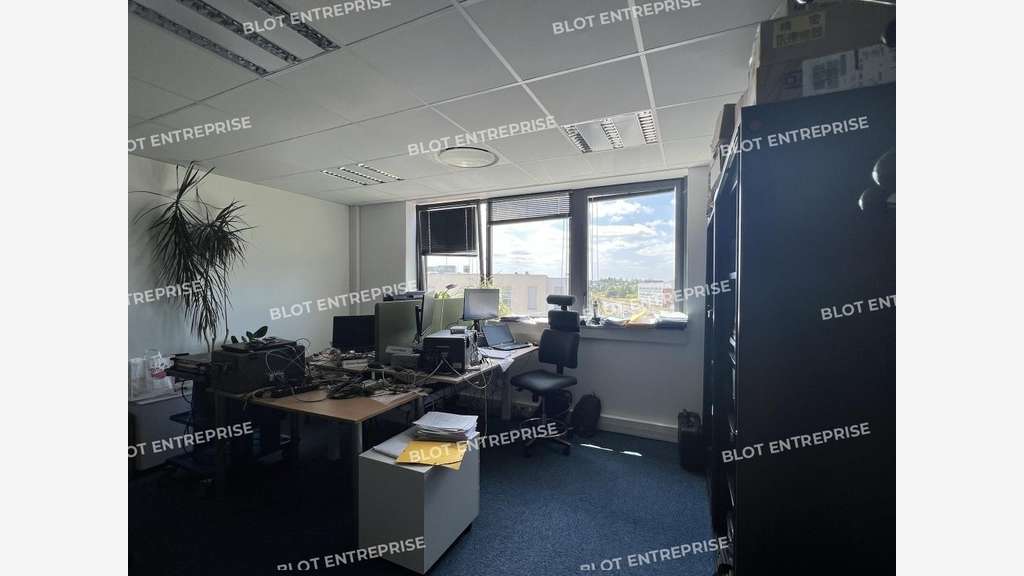 A louer bureaux 440m² R+3 ZAC St Sulpice Rennes